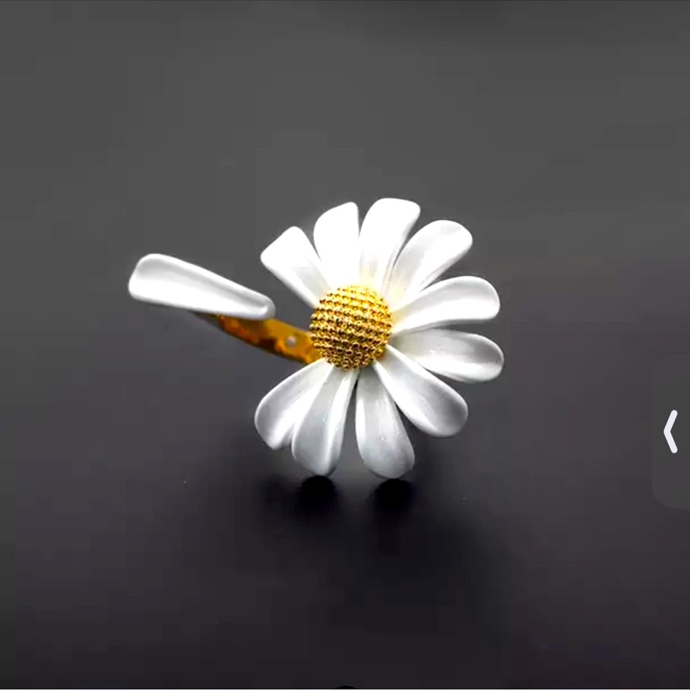 Daisy Bloom Petal Open Ring